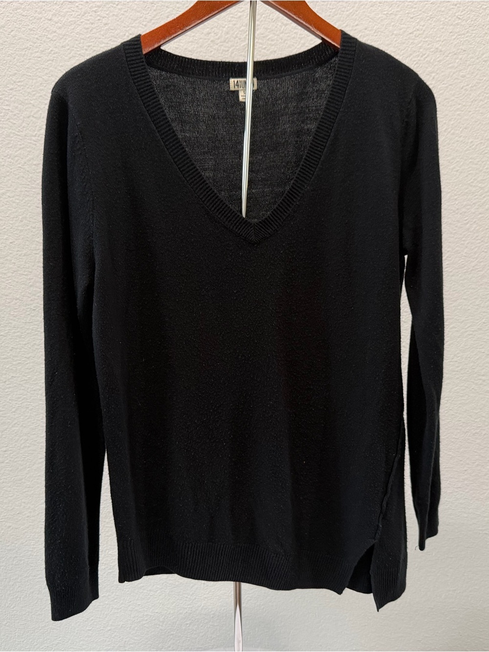 14th & Union Black V-Neck Lightweight Sweater